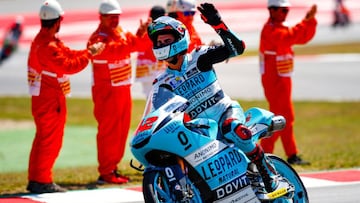 GRAFCAT828. MONTMELÓ (BARCELONA), 16/06/2019.- El piloto español de Moto3, Marcos Ramírez, del equipo Leopard Racing Honda celebra su victoria en la carrera de del Gran Premio de Cataluña de Motociclismo que se disputa este domingo en el Circuito de Barcelona-Cataluña. EFE/ Enric Fontcuberta