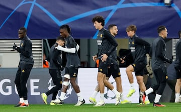 Jacobo Ramón, en primera instancia, durante la ida de octavos de Champions ante el Leipzig.