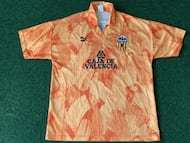 Camiseta naranja del Valencia 1991-92.