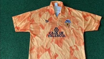 Camiseta naranja del Valencia 1991-92.