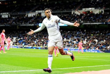 Al igual que Asensio, se ha coronado en su primera temporada en el primer equipo con tres títulos: una Liga, un Mundial y una Supercopa de Europa. Podría acabar con un título más, al igual que todos sus compañeros, si el próximo 3 de junio el Madrid conquista la final de Glasgow.
