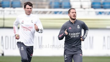 Hazard, con Dupont durante un entrenamiento del Real Madrid. 