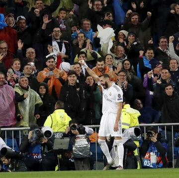 Benzema marcó los dos goles locales del empate a dos contra los franceses. En la imagen, el 2-0.
