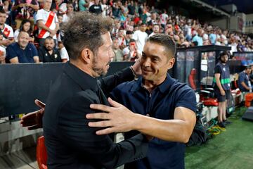 Simeone y Francisco, entrenadores del Atlético de Madrid y Rayo Vallecano respectivamente.