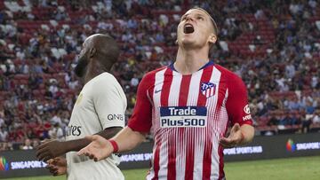 Gameiro se lamenta tras una ocasi&oacute;n errada en el PSG-Atl&eacute;tico de Madrid de la International Champions Cup.