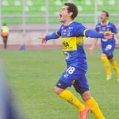 Miralles anota para un Everton que gana con lo justo