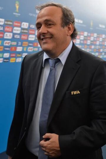 Michel Platini a su llegada para presenciar el sorteo que definirá los grupos del Mundial de 2014 en la localidad brasileña de Costa do Sauípe.