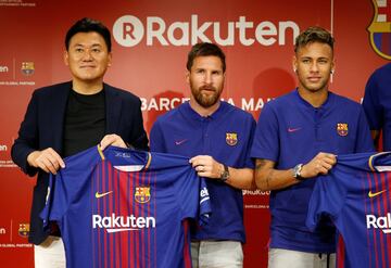 Rakuten patrocinará al Barcelona las cuatro próximas temporadas. Messi, Neymar, Piqué y Arda presentaron en Japón el nuevo sponsor que lucirán.