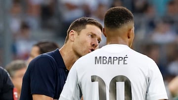 Xabi Alonso con Mbappé.