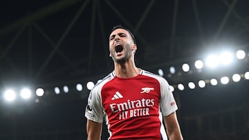 Mikel Merino, jugador del Arsenal, celebra el gol anotado ante el Liverpool.