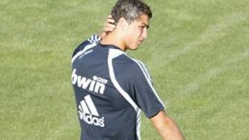 Cristiano llega tarde y no se entrena con el grupo
