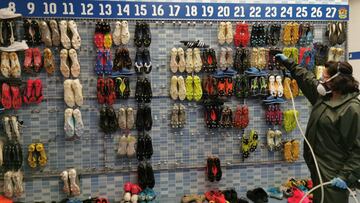 Comienza la desinfección del Torres y no se libran ni las botas