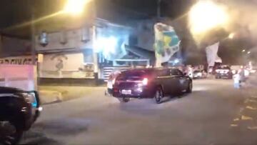 Cuando el fútbol es religión: la impactante recepción al féretro de Pelé en Vila Belmiro