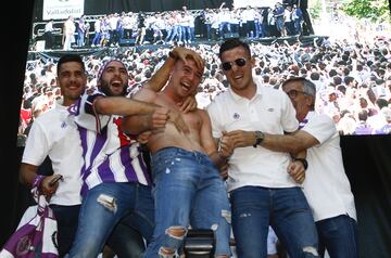 La celebración de los jugadores con la afición.