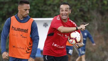 Oltra y Suso, jugador y entrenador del Tenerife.