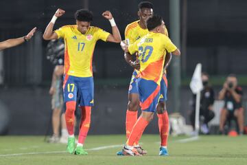 La Selección Colombia cayó en su visita frente a Uruguay, por la jornada 11 de las Eliminatorias al Mundial de 2026. Juan Fernando Quintero y Carlos Gómez anotaron para la Tricolor, mientras que para los Charrúas marcaron Davinson Sánchez en propia puerta, Rodrigo Aguirre y Manuel Ugarte.