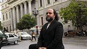 "Ahora sería muy alocado adquirir cualquiera de los 30 clubes que no tienen clara su fuente principal de ingresos