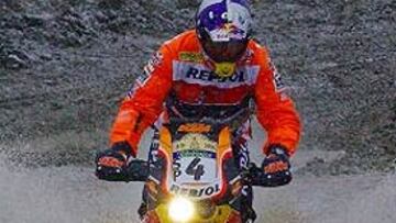 <b>DAKAR 2005. </b>'Nani' Roma deja la moto y debutará como piloto de coches al volante de un Mitsubishi oficial.