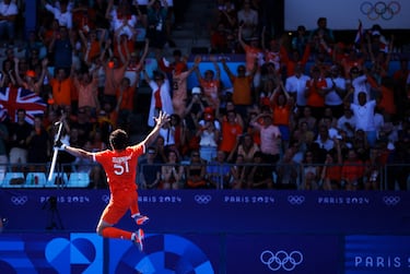 El sueño se disipa frente a una ‘Oranje’ inspirada por Van Gaal