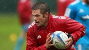 Richie McCaw se ha recuperado de su lesión y podría jugar el sábado