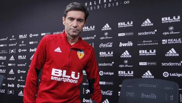 Marcelino se puede jugar el puesto hoy ante el Valladolid.