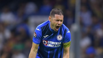 Pablo Aguilar no tendría oferta para quedarse en Cruz Azul