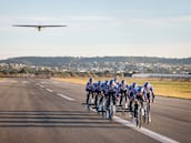 Lo nunca visto: el Red Bull Bora hace despegar un avión en Mallorca