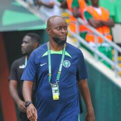 Finidi se hace cargo de Nigeria