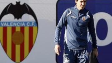 <b>MUY TRANQUILO. </b>Samuel Etoo espera pacientemente a que se desbloquee su salida del Camp Nou.