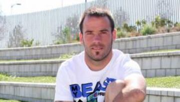 <b>PREPARADO. </b>Apoño posó ayer para AS en el estadio de atletismo.