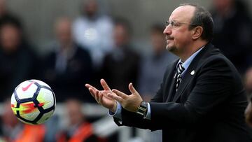 Sarri está cerca del Chelsea y Benítez de volver al Nápoles