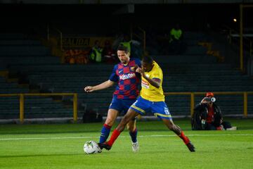 Empate a uno en El Campín entre las leyendas de Colombia y las del Barcelona. Los mejores momentos que se vivieron en Bogotá.