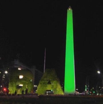 Estadios y monumentos del mundo se iluminan por el Chapecoense