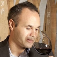 Detienen a un estafador que amenazaba la bodega de Andrés Iniesta