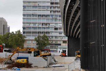 Los vecinos que viven cerca del nuevo estadio se quejan de las obras permanentes y del ruido durante los conciertos.