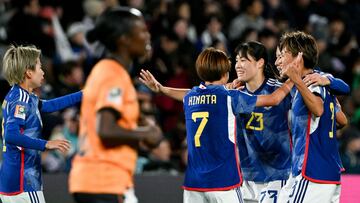 Miyazawa celebra uno de los goles.