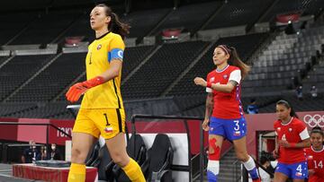 SAPPORO, JAPAN - JULY 24: Christiane Endler #1 of Team Chile leads the team on to the pitch prior to the Women's First Round Group E match between Chile and Canada on day one of the Tokyo 2020 Olympic Games at Sapporo Dome on July 24, 2021 in Sapporo, Hokkaido, Japan. (Photo by Masashi Hara/Getty Images)