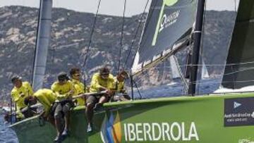 El Soto 40 'Iberdrola' español impone su ley en aguas de Cerdeña