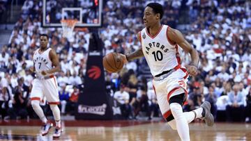 DeMar DeRozan avanza con el bal&oacute;n en el Toronto Raptors-Miami Heat.