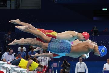 Salida de la final de los 50 metros libres masculinos S5 en Paris La Defense Arena.