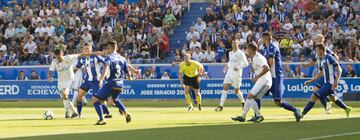 Dani Ceballos marca el primer gol del partido.