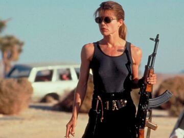 Podríamos decir que Sarah Connor es una aguerrida madre coraje. Una simple camarera se convierte en una de las figuras fundamentales de la resistencia de los humanos ante las máquinas en la saga Terminator como guardiana y mentora de John Connor, que será su hijo y el líder de la resistencia. Durante la primera entrega tiene que huir del ciborg que le persigue sin que ella sepa el motivo. En la segunda entrega, una experimentada Connor protege a su hijo a toda costa. Dónde ver: Filmin