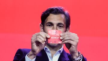 LAS ROZAS (MADRID), 24/10/2022.- El portero del Rayo Vallecano Diego lópez, durante un momento del sorteo de la primera eliminatoria de la Copa del Rey, que se disputará el fin de semana del 12 y 13 de noviembre bajo el formato de eliminatorias a partido único y ya con la participación de 16 equipos de LaLiga Santander, este lunes en la Ciudad del Fútbol de Las Rozas (Madrid). EFE/ Rodrigo Jimenez