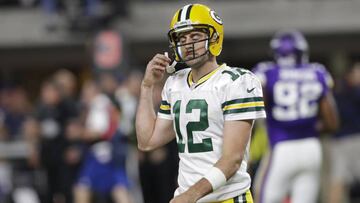 MINNEAPOLIS, MN - SEPTEMBER 18: Aaron Rodgers #12 of the Green Bay Packers reacts on the field in the first half of the game against the Minnesota Vikings on September 18, 2016 at US Bank Stadium in Minneapolis, Minnesota.   Jamie Squire/Getty Images/AFP
 == FOR NEWSPAPERS, INTERNET, TELCOS &amp; TELEVISION USE ONLY ==