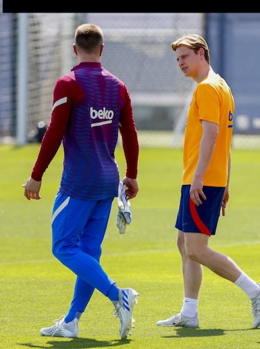 Ter Stegen da galones a De Jong