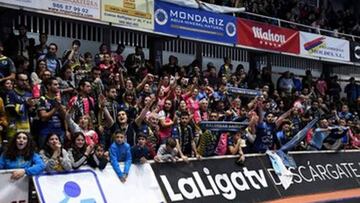 El Cangas y el Puente Genil, contra sus ayuntamientos