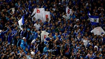 Lluvia, fiesta y goles, así se vivió la goleada de Millonarios