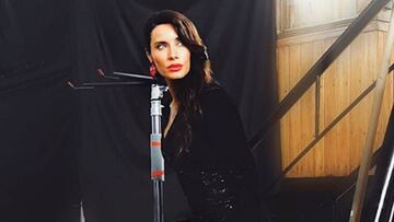 Pilar Rubio muestra el beso de película de su hijo Marco.