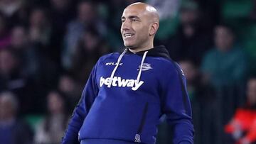 Abelardo apuesta ya abiertamente por el trivote en la medular