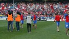 9.000 aficionados hicieron volver a los jugadores 30' después